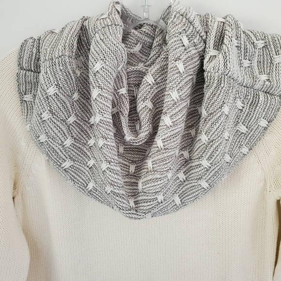 ❌️SOLD❌️ Chadwicks Cream & Grey Cowl Neck Sweater, Sm - Picture 4 of 10